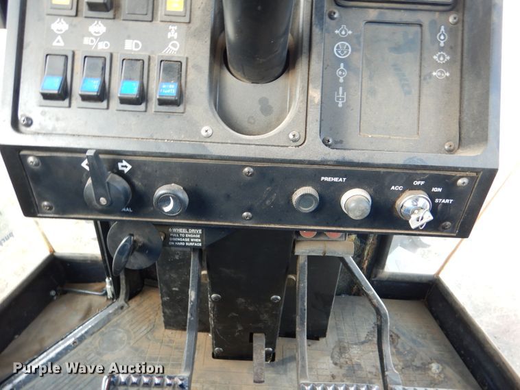 image for item DN5432 1989 Deutz Allis 9170  MFWD tractor