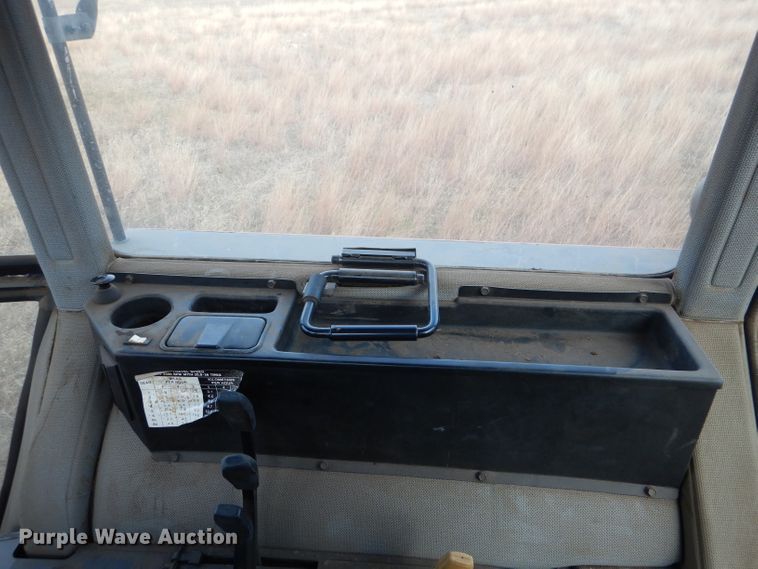 image for item DN5432 1989 Deutz Allis 9170  MFWD tractor