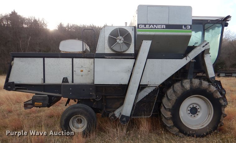image for item DN5433 1987 Gleaner L3  combine