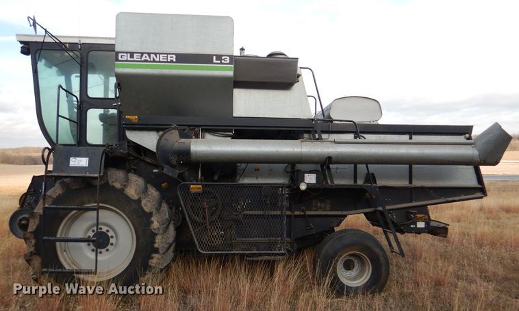 image for item DN5433 1987 Gleaner L3  combine