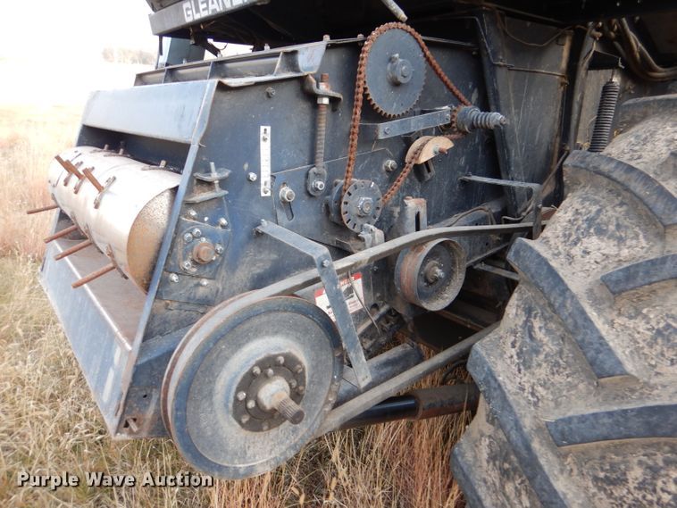 image for item DN5433 1987 Gleaner L3  combine