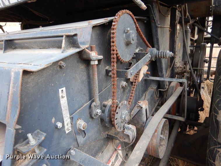 image for item DN5433 1987 Gleaner L3  combine