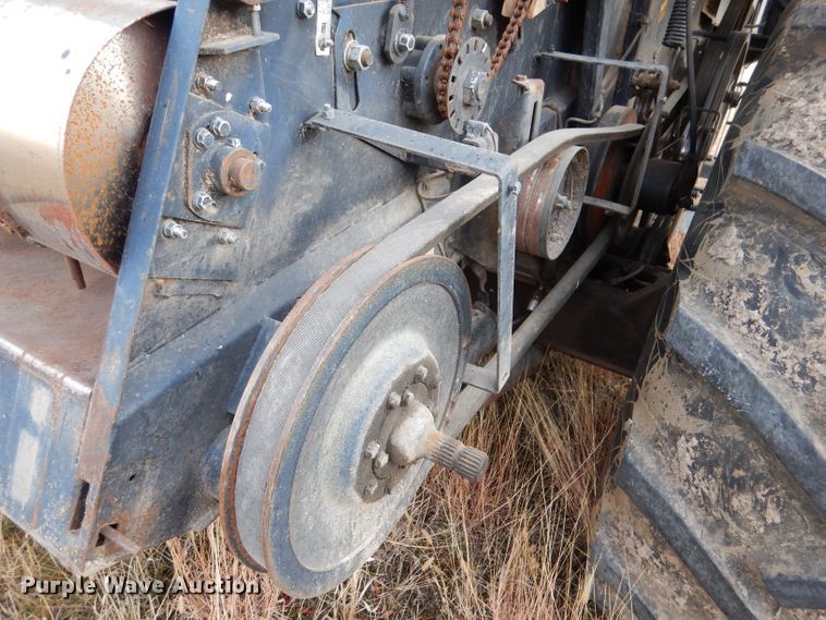 image for item DN5433 1987 Gleaner L3  combine