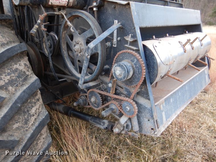 image for item DN5433 1987 Gleaner L3  combine