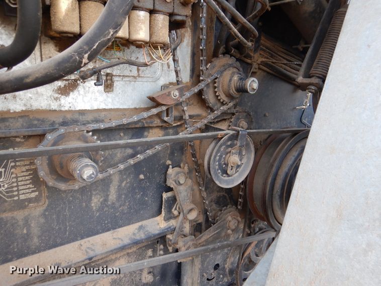 image for item DN5433 1987 Gleaner L3  combine