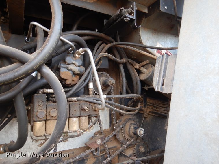 image for item DN5433 1987 Gleaner L3  combine