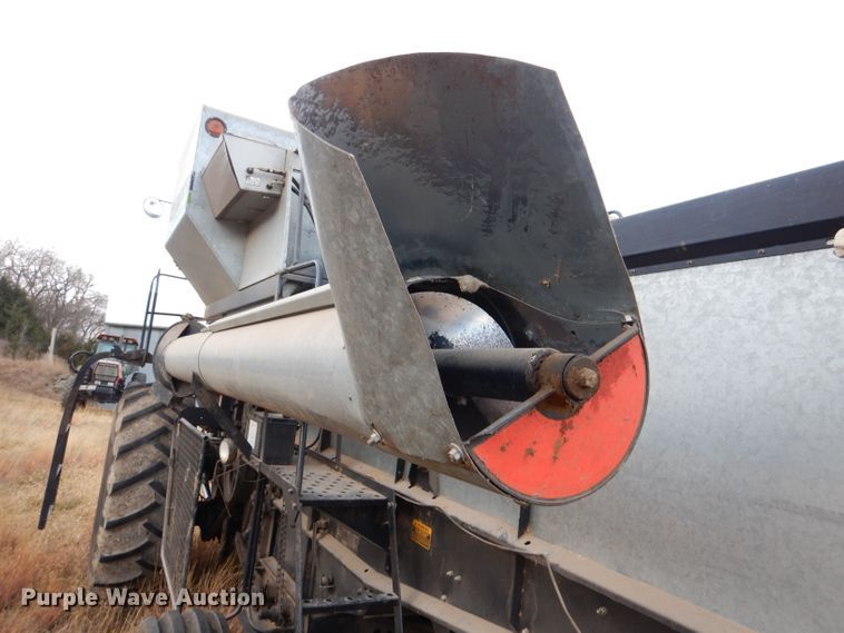 image for item DN5433 1987 Gleaner L3  combine