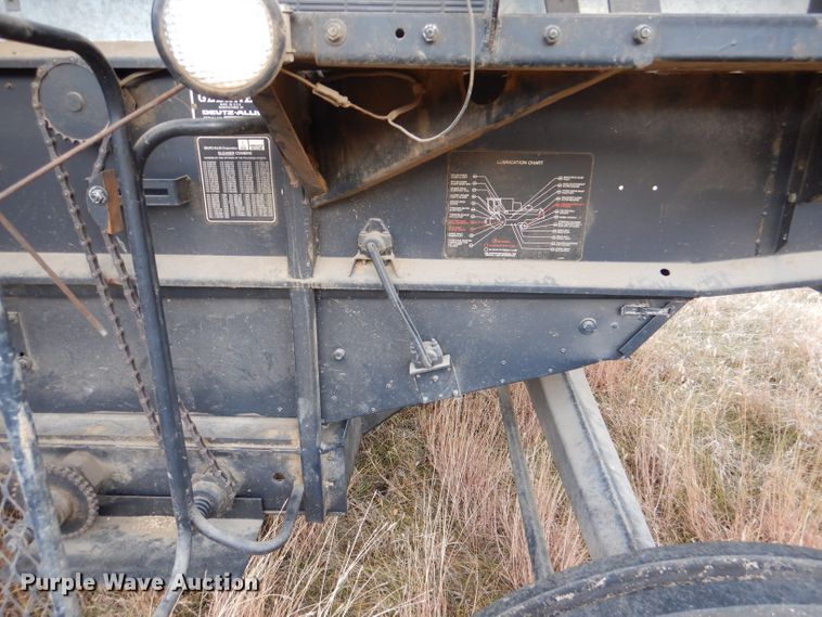 image for item DN5433 1987 Gleaner L3  combine