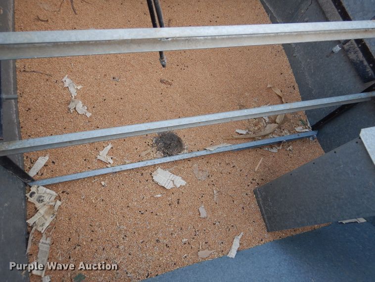 image for item DN5433 1987 Gleaner L3  combine