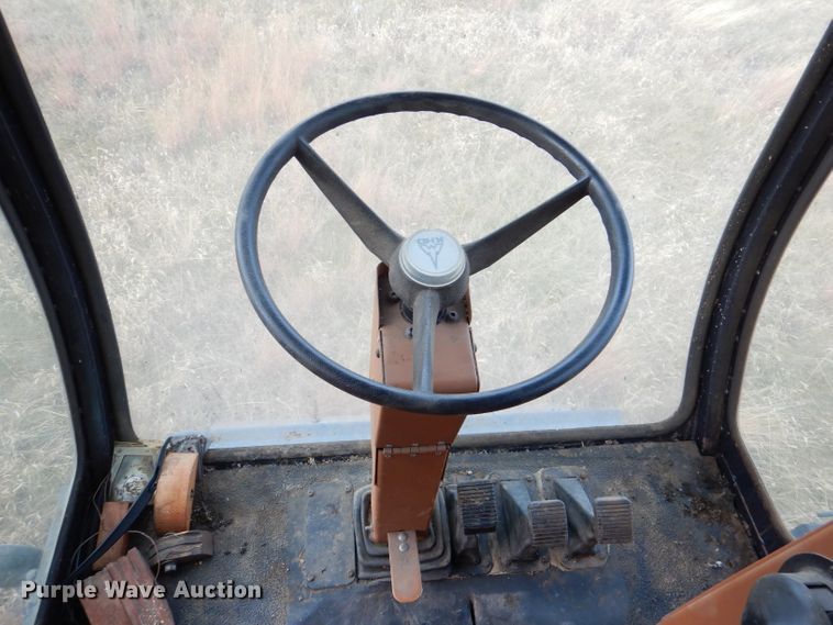 image for item DN5433 1987 Gleaner L3  combine