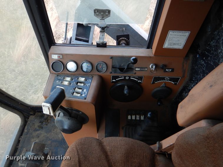 image for item DN5433 1987 Gleaner L3  combine