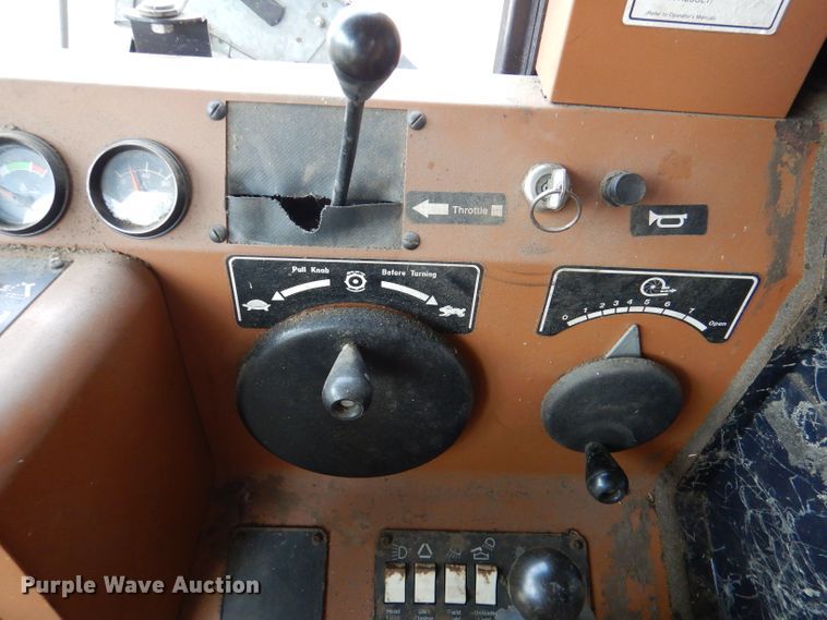 image for item DN5433 1987 Gleaner L3  combine