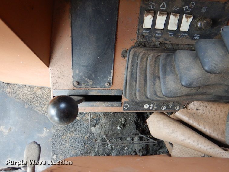 image for item DN5433 1987 Gleaner L3  combine