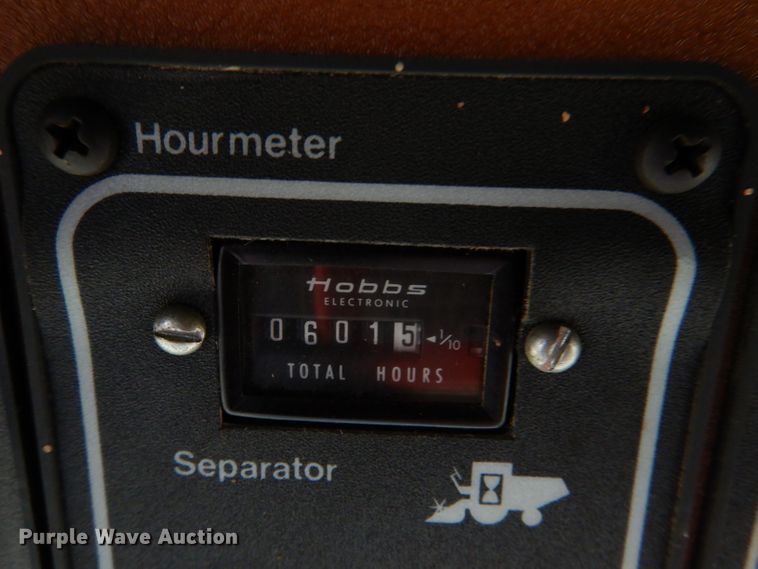 image for item DN5433 1987 Gleaner L3  combine