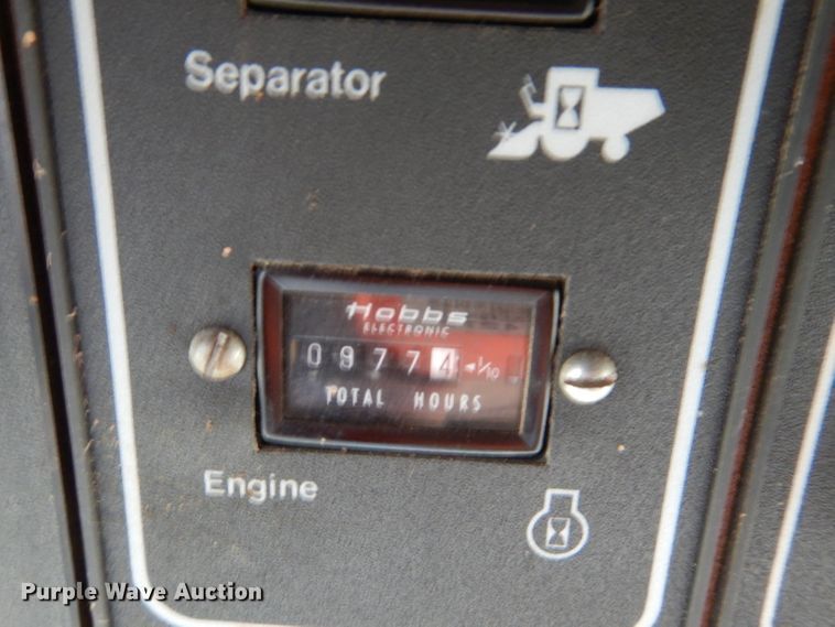 image for item DN5433 1987 Gleaner L3  combine