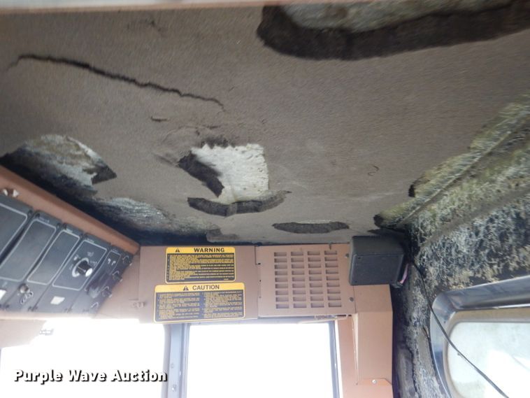 image for item DN5433 1987 Gleaner L3  combine