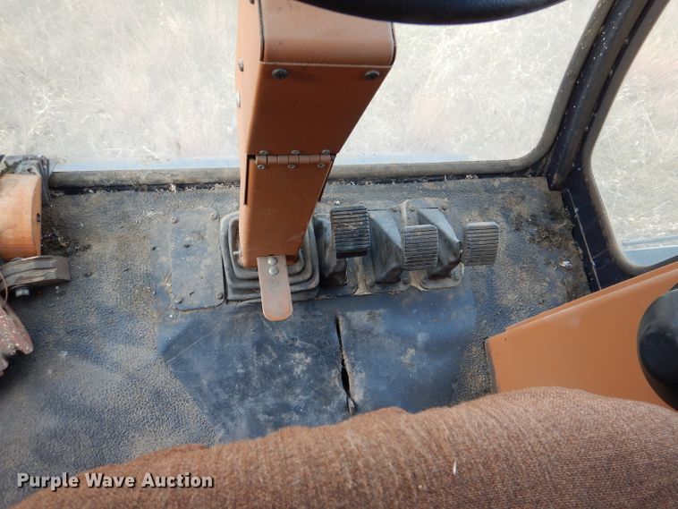 image for item DN5433 1987 Gleaner L3  combine