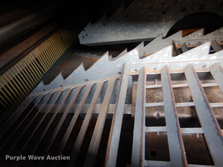 image for item DN5433 1987 Gleaner L3  combine