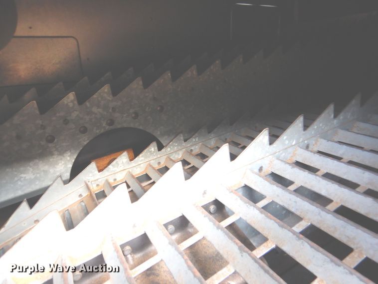 image for item DN5433 1987 Gleaner L3  combine