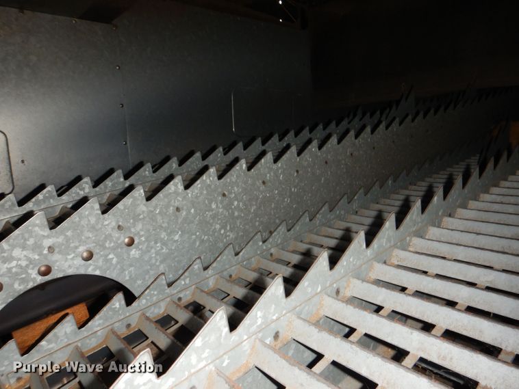 image for item DN5433 1987 Gleaner L3  combine