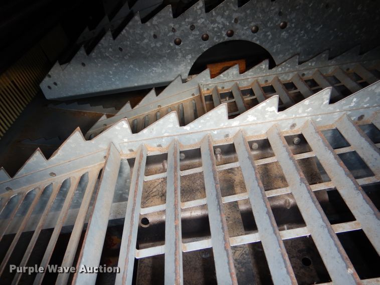 image for item DN5433 1987 Gleaner L3  combine