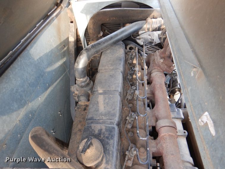 image for item DN5433 1987 Gleaner L3  combine