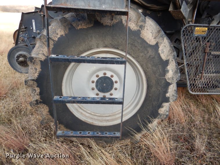 image for item DN5433 1987 Gleaner L3  combine