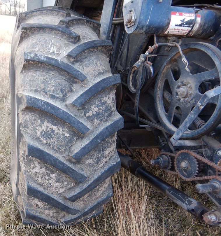 image for item DN5433 1987 Gleaner L3  combine