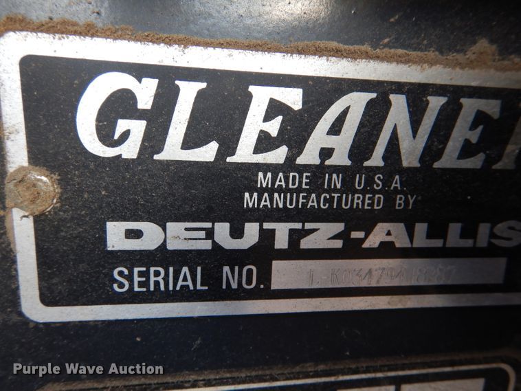 image for item DN5433 1987 Gleaner L3  combine