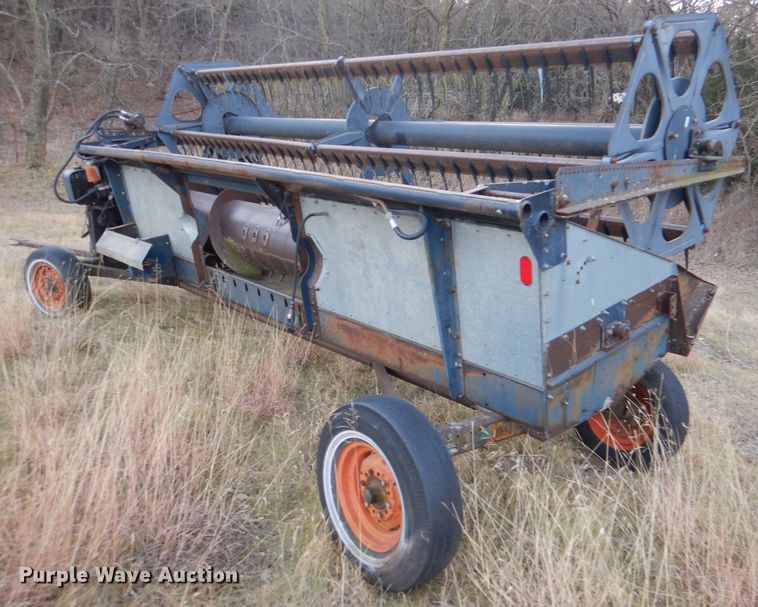 image for item DN5433 1987 Gleaner L3  combine
