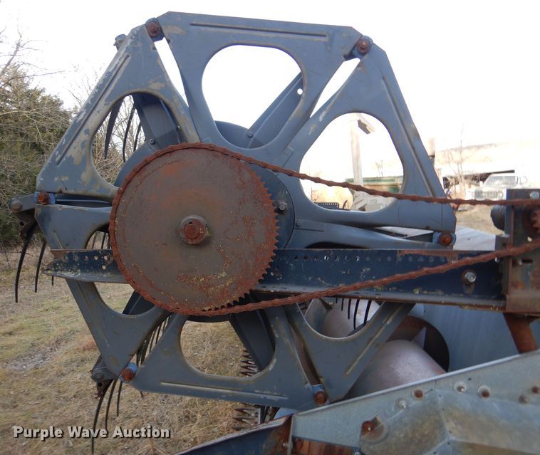 image for item DN5433 1987 Gleaner L3  combine