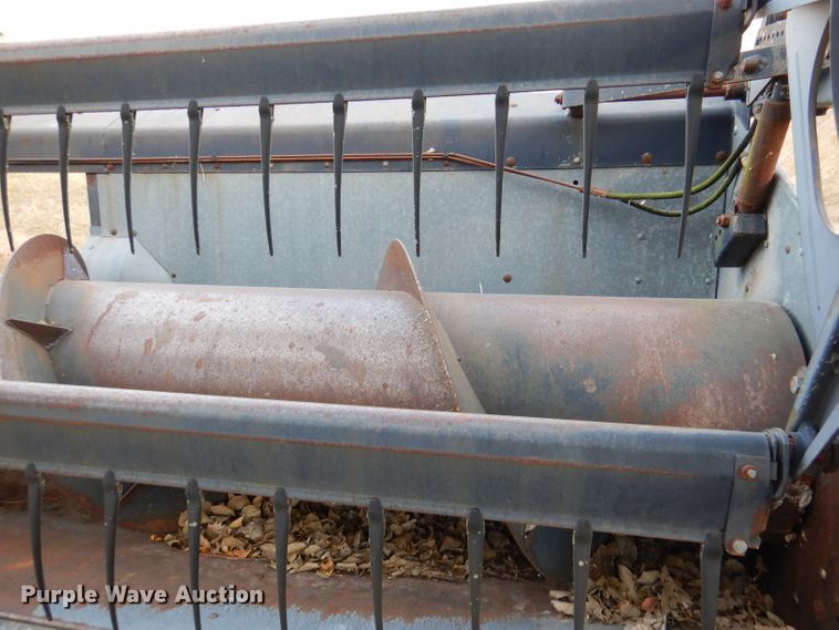 image for item DN5433 1987 Gleaner L3  combine