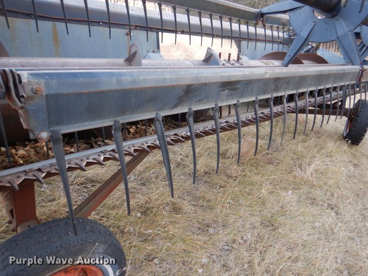 image for item DN5433 1987 Gleaner L3  combine