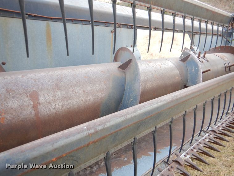 image for item DN5433 1987 Gleaner L3  combine