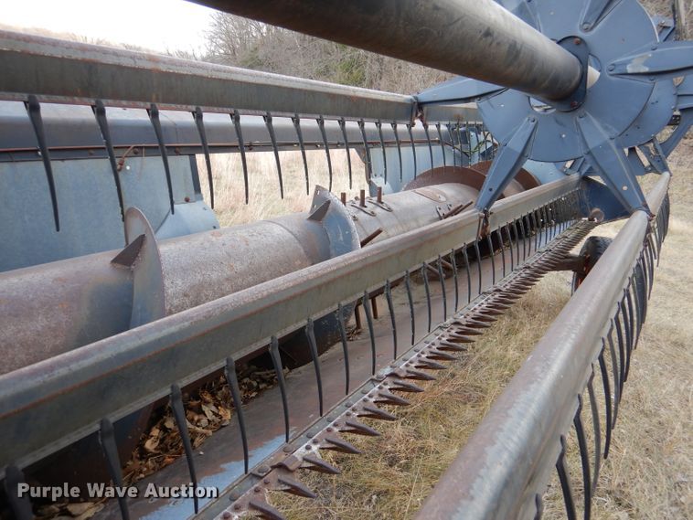 image for item DN5433 1987 Gleaner L3  combine