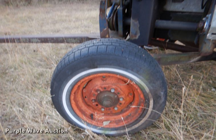 image for item DN5433 1987 Gleaner L3  combine