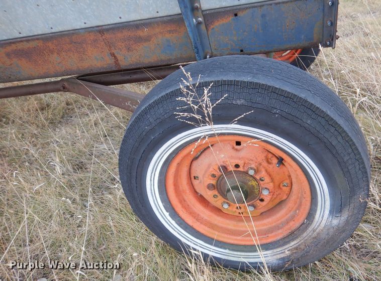 image for item DN5433 1987 Gleaner L3  combine