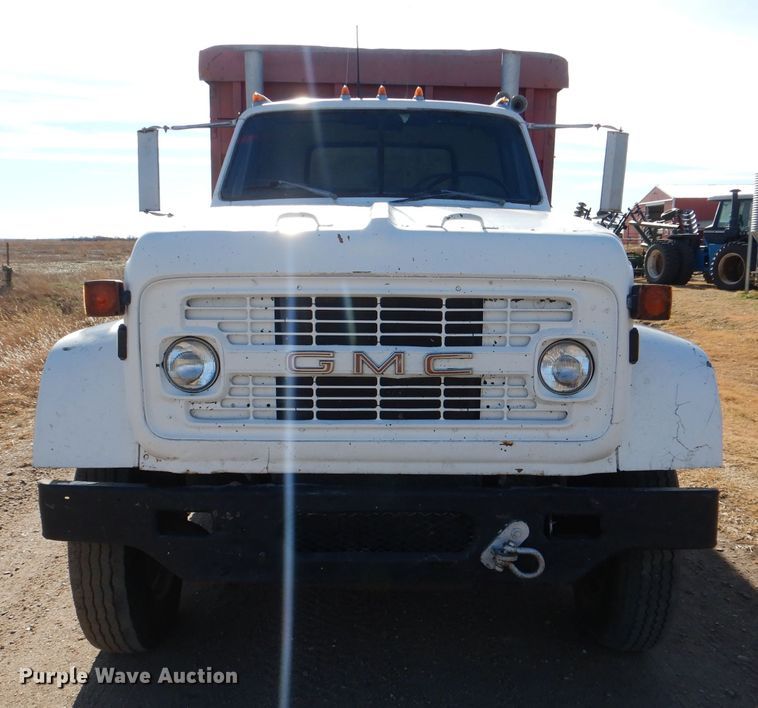 image for item DN5438 1972 GMC 9500  grain truck
