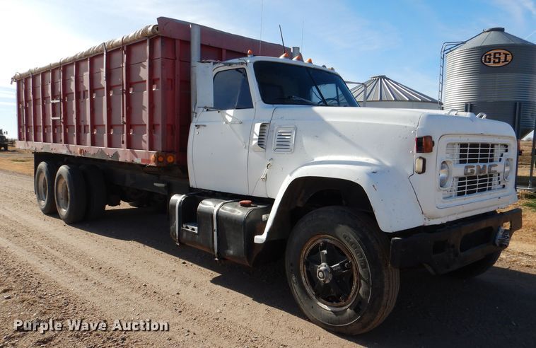 image for item DN5438 1972 GMC 9500  grain truck
