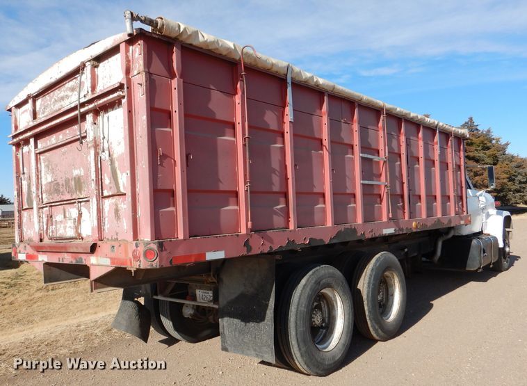 image for item DN5438 1972 GMC 9500  grain truck