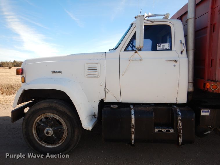image for item DN5438 1972 GMC 9500  grain truck