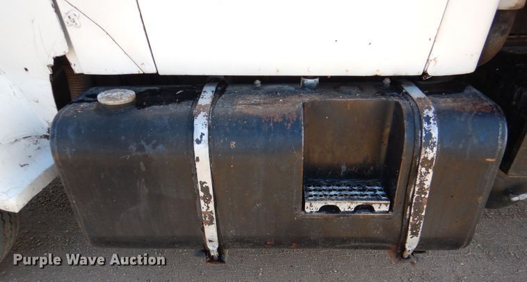 image for item DN5438 1972 GMC 9500  grain truck