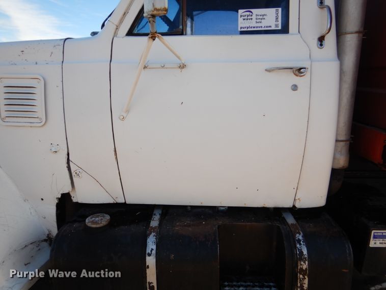 image for item DN5438 1972 GMC 9500  grain truck