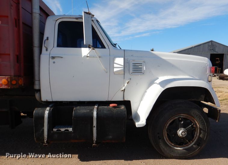 image for item DN5438 1972 GMC 9500  grain truck