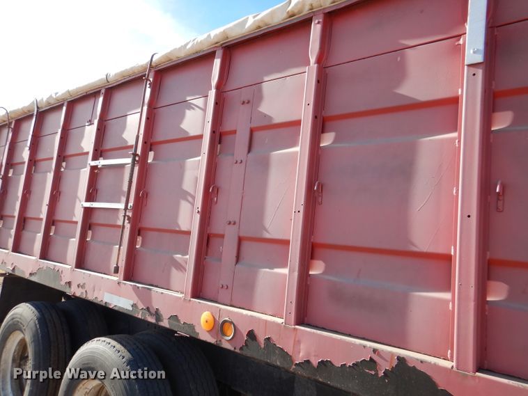 image for item DN5438 1972 GMC 9500  grain truck