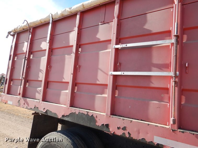 image for item DN5438 1972 GMC 9500  grain truck