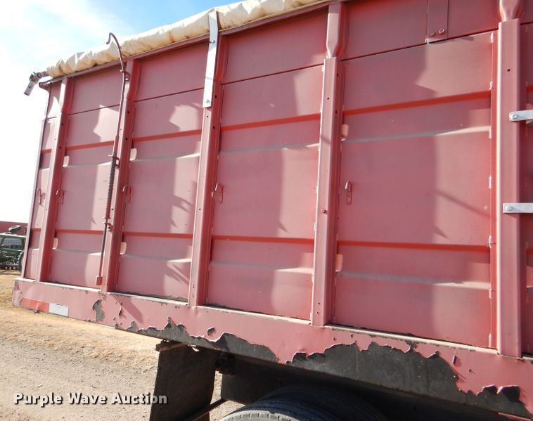 image for item DN5438 1972 GMC 9500  grain truck