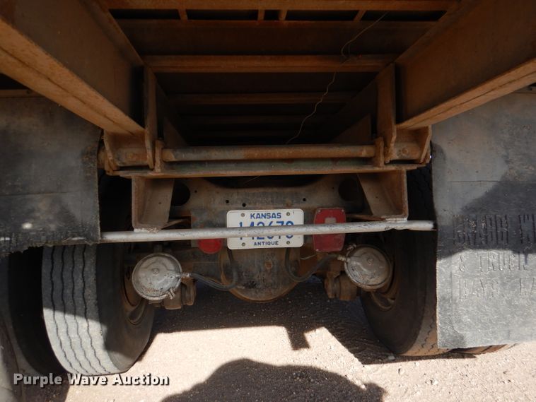 image for item DN5438 1972 GMC 9500  grain truck