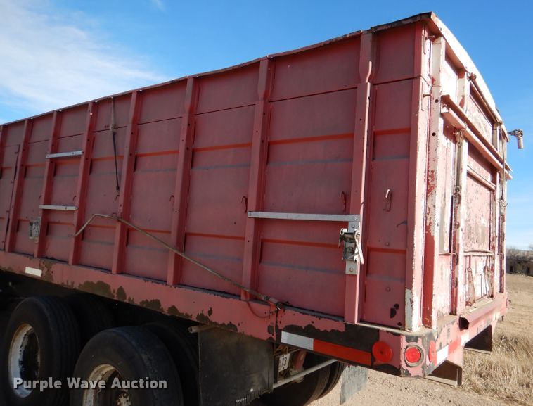 image for item DN5438 1972 GMC 9500  grain truck