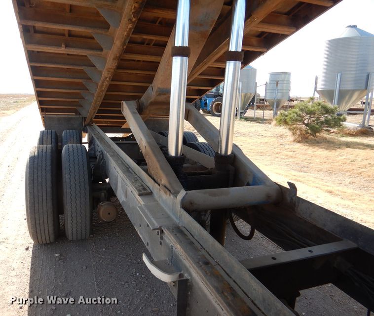 image for item DN5438 1972 GMC 9500  grain truck